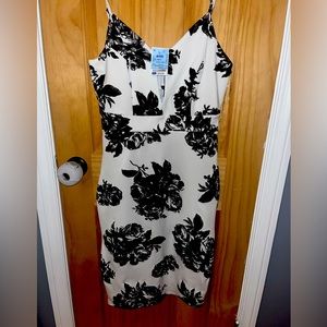 Size M- white with black velvet flowers midi dress